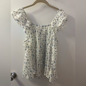 Gorgeous Floral  Ruffle Sleeve Top/EUC